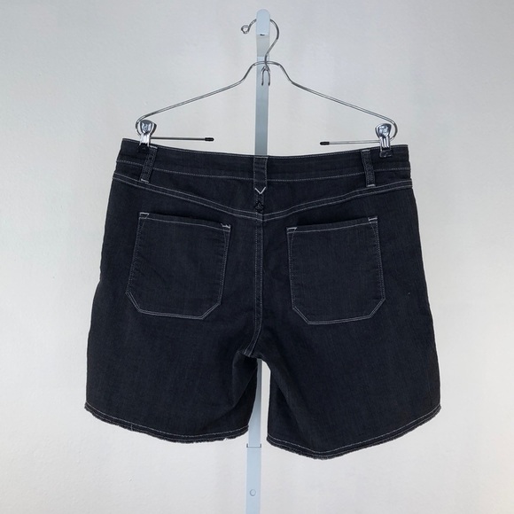 Prana Kara Embroidered Shorts 12/31 - Picture 2 of 6